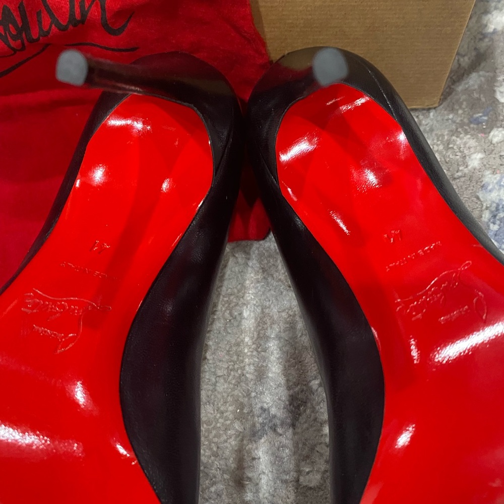 Red bottoms- Christian Louboutin - Picture 6 of 6
